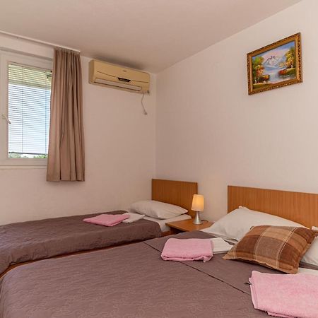 Apartment Knezevic Petrovac 外观 照片