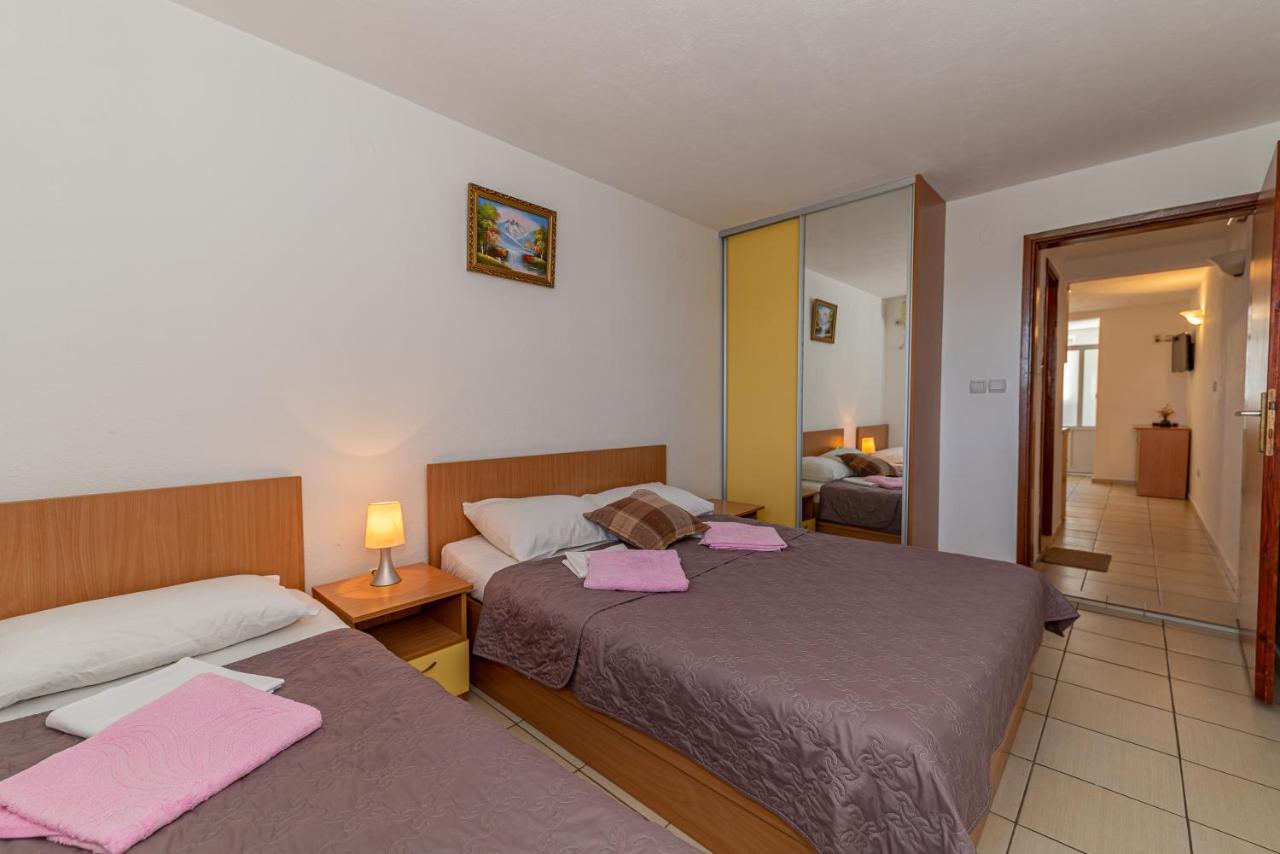 Apartment Knezevic Petrovac 外观 照片