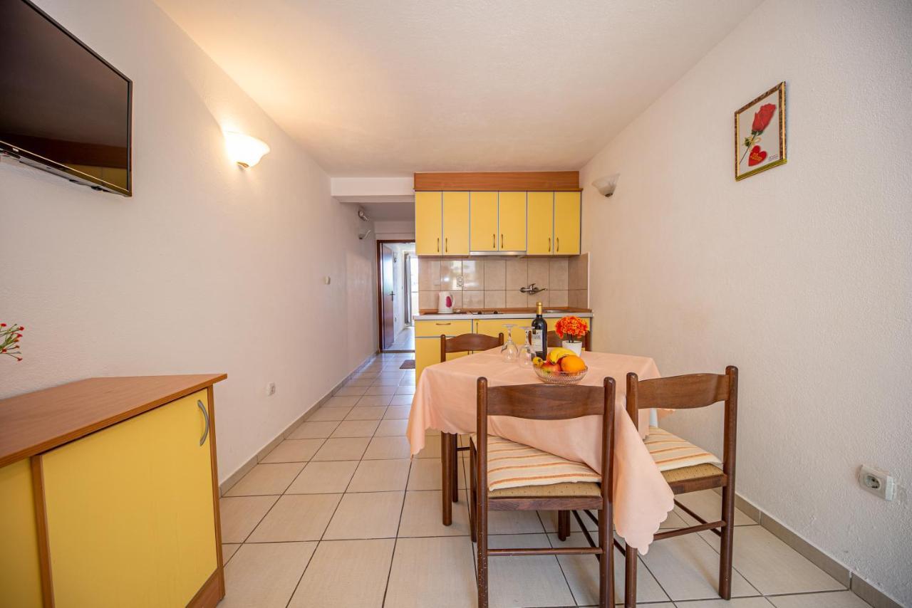Apartment Knezevic Petrovac 外观 照片