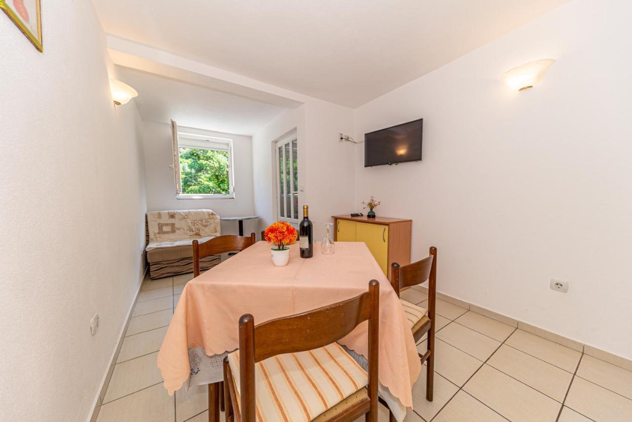 Apartment Knezevic Petrovac 外观 照片