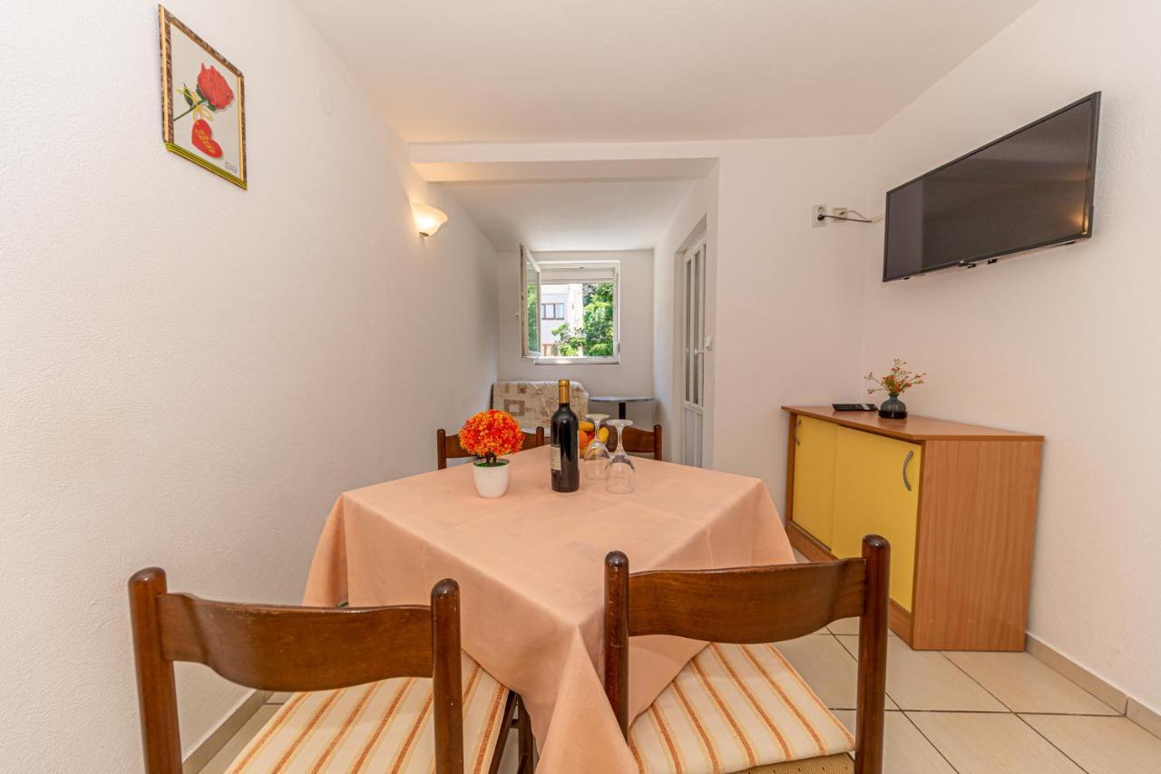 Apartment Knezevic Petrovac 外观 照片