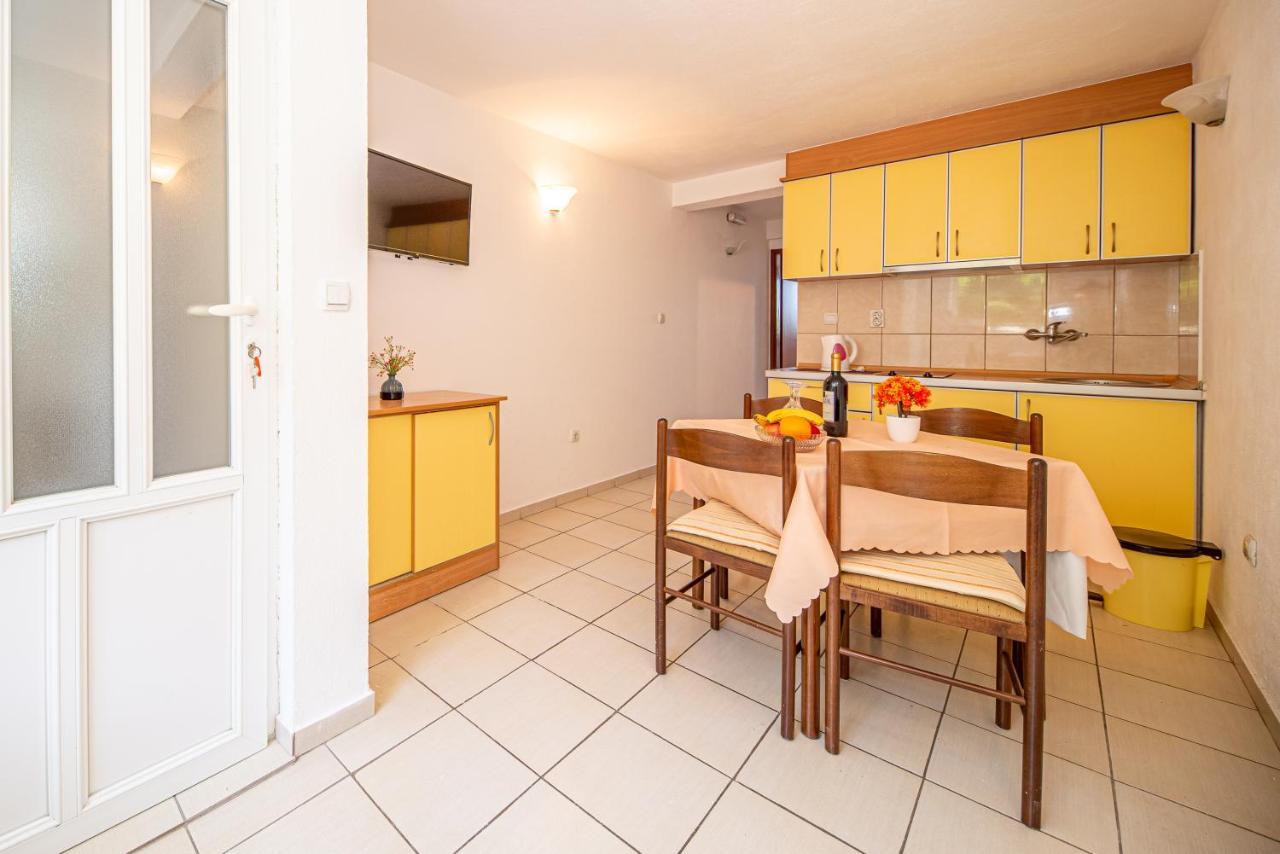 Apartment Knezevic Petrovac 外观 照片