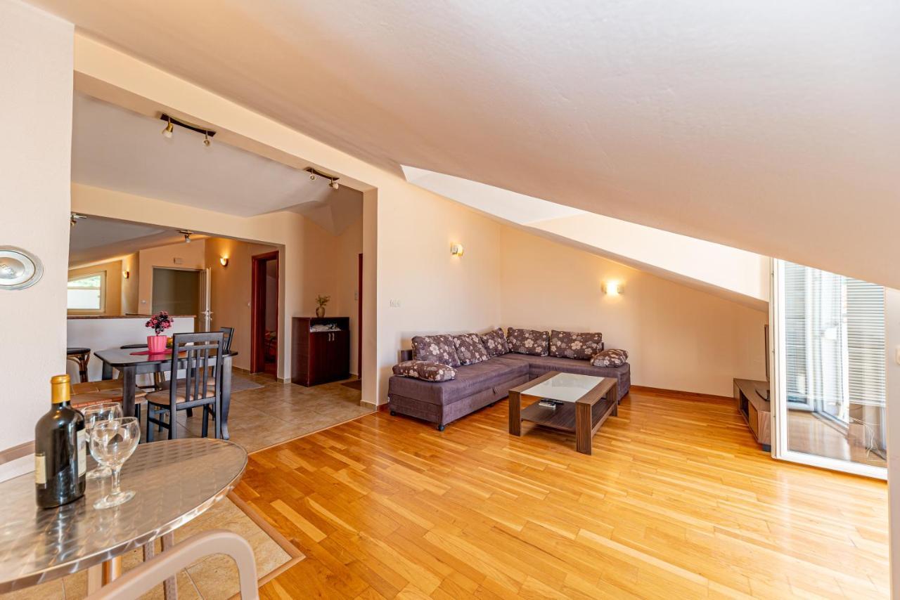 Apartment Knezevic Petrovac 外观 照片
