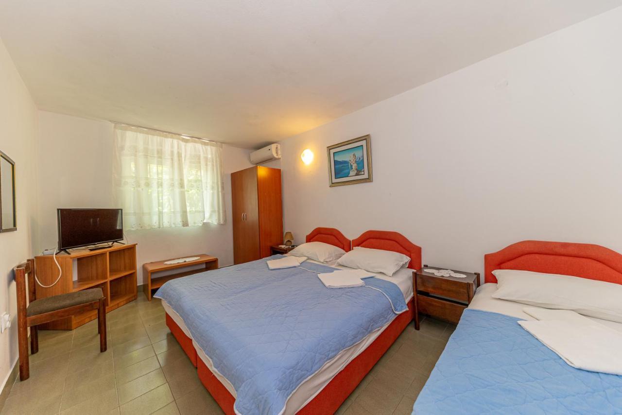 Apartment Knezevic Petrovac 外观 照片