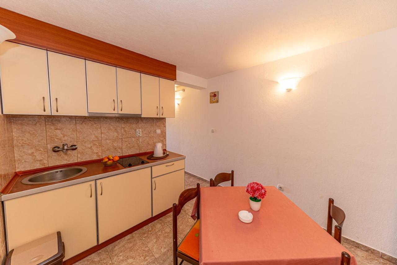 Apartment Knezevic Petrovac 外观 照片