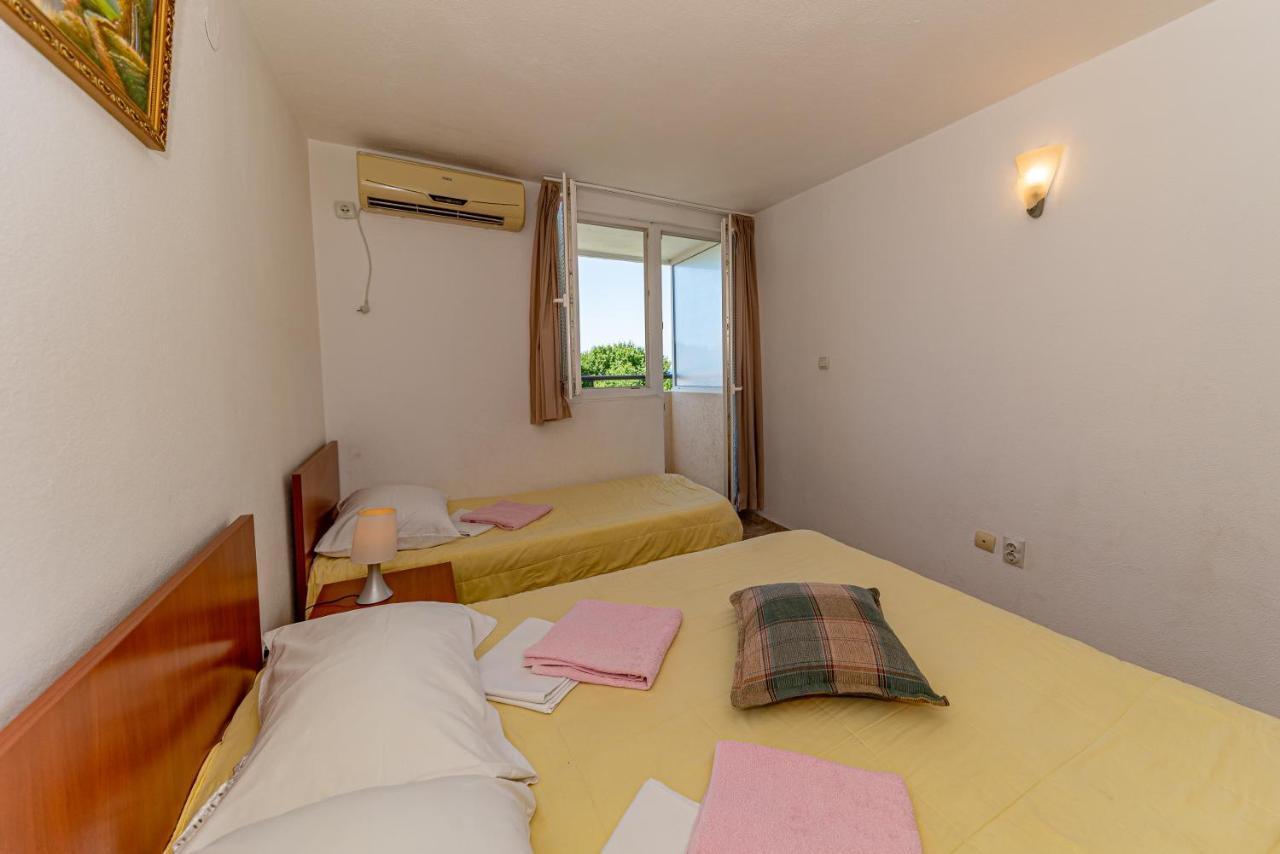 Apartment Knezevic Petrovac 外观 照片