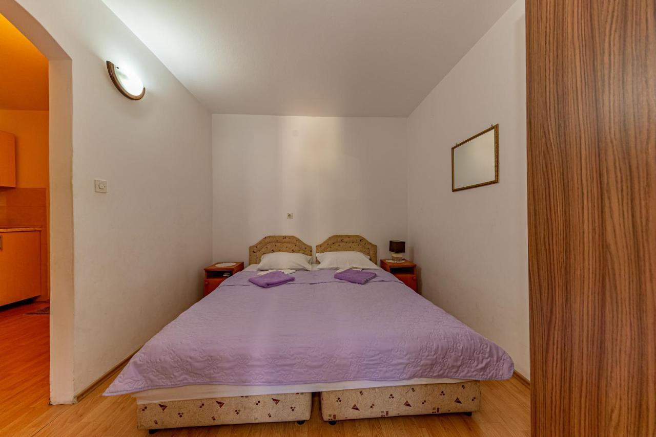 Apartment Knezevic Petrovac 外观 照片