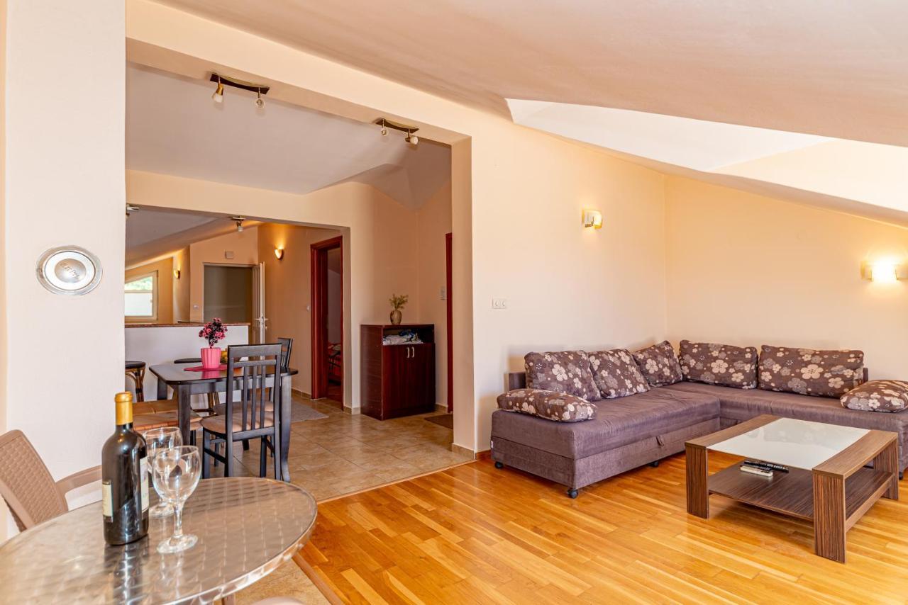 Apartment Knezevic Petrovac 外观 照片