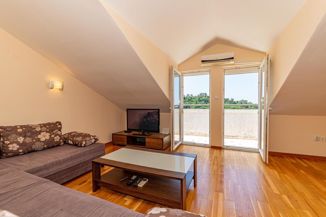 Apartment Knezevic Petrovac 外观 照片