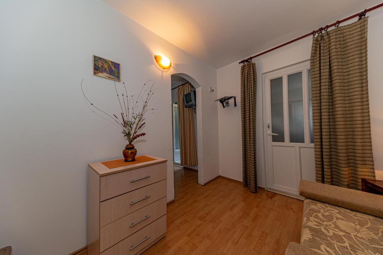 Apartment Knezevic Petrovac 外观 照片
