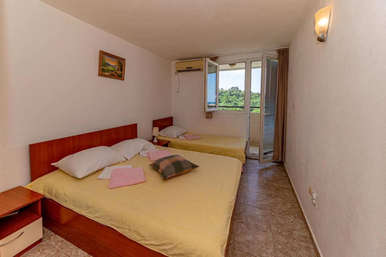 Apartment Knezevic Petrovac 外观 照片